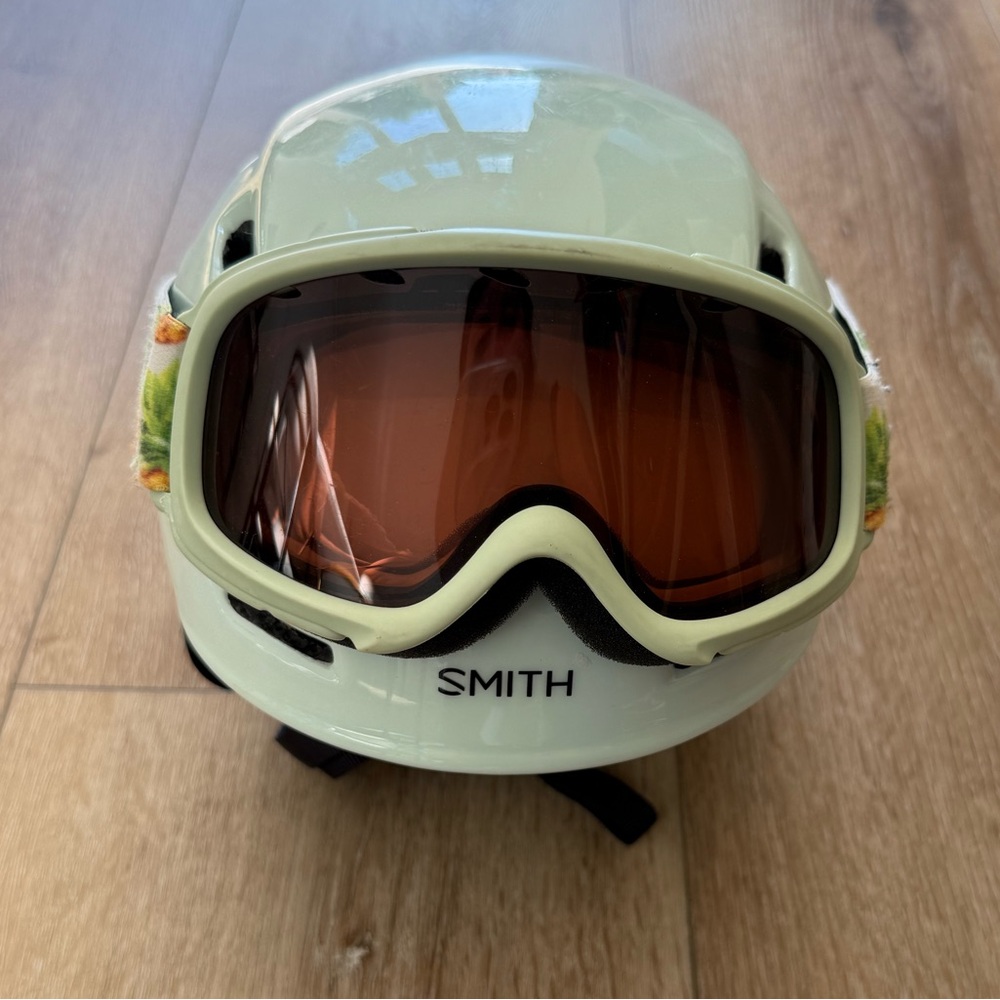 Kids Smith snow helmet and goggles youth S light green color